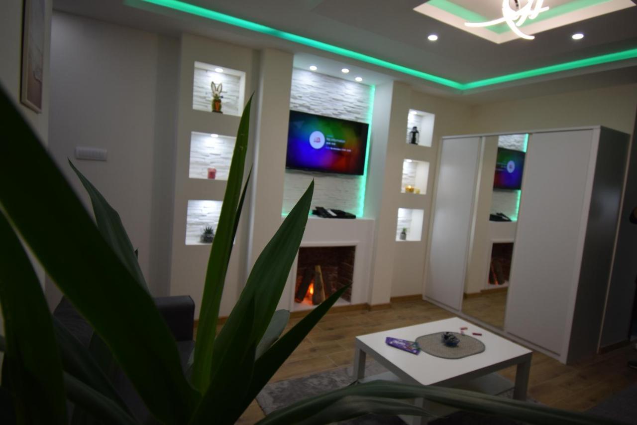 Apartments Wolf Belgrado Exterior foto